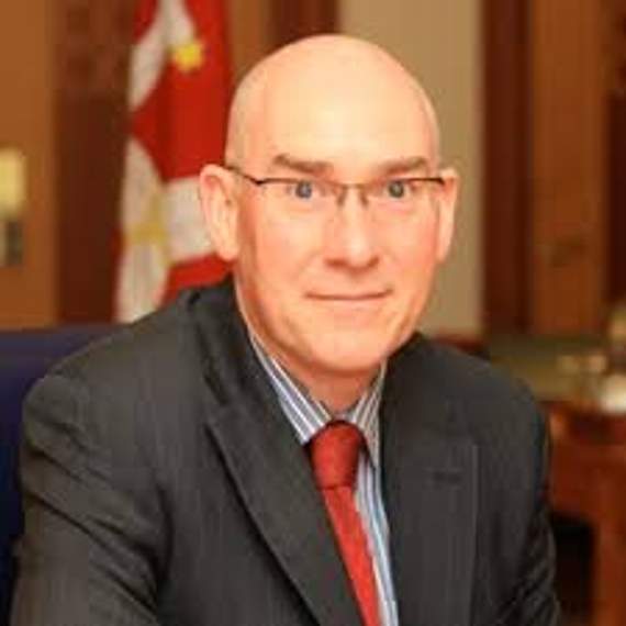 Dr Malcolm Couch