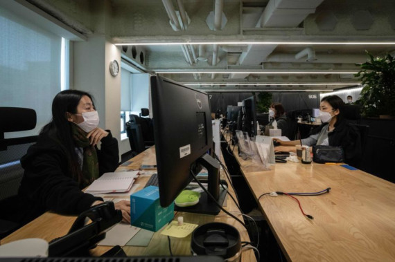 Working in the office after virus