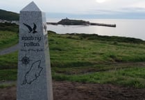 Obelisks mark the Raad ny Foillan
