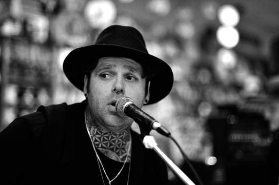 Reigning Days play Newton Abbot's Phoenix Sound ©MDA/StevePope