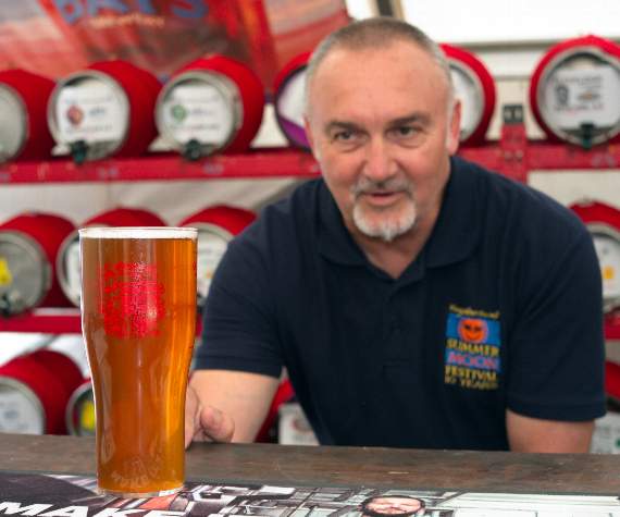 Clive Mackriell bar manger