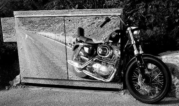 In Monochrome, Graham Nicholls’ ‘Optical Illusion’,  captured at the Eden Project, won first place.