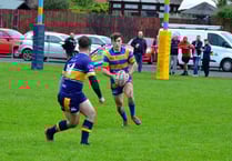 Monmouth stay top with dominant bonus point win