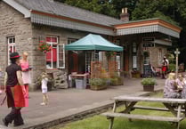 Award winning cafe changes tracks