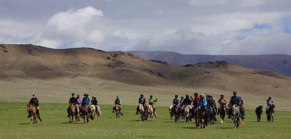 Monmouth adventurer finds rare endangered horse in Mongolia expedition