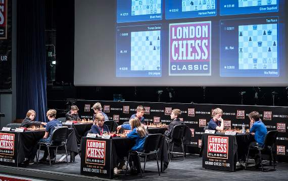 The pupils on the stage that would be used by some of the world’s best players on the Grand Chess Tour (by Lennart Ootes)
