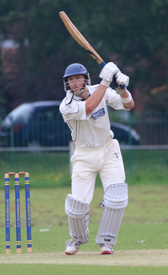 Matthew Kinchin made a valuable 38-run contribution to keep the scoreboard ticking over