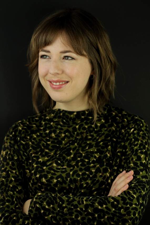 Author Cari Thomas