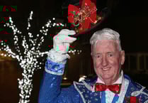 Rain is pain, but it didn't dampen Christmas spirit at lights switch on