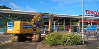 Thieves use digger to steal Bordon cash machine