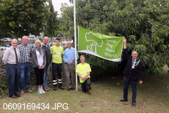 L-R: Martin Johnson - clerk KTC, Mark Capper - SHDC supervisor, Cllr Sandy Gilbert, Cllr Keith Wingate, Matt Tucker - SHDC, Graham Price - Kingsbridge In Bloom, William Kirtin - SHDC apprentice, Cllr Peter Smerdon - SHDC chairman