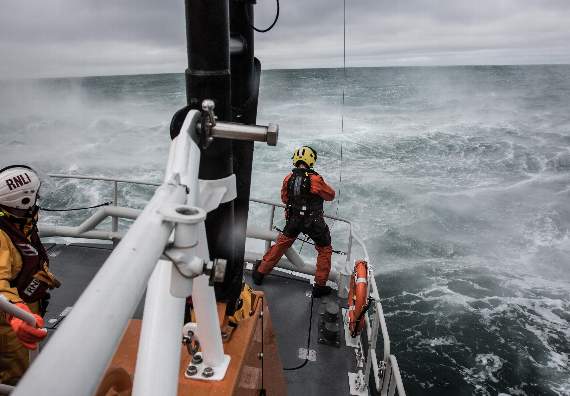 Salcombe RNLI training exercise with the new Coastguard 924 helicopter