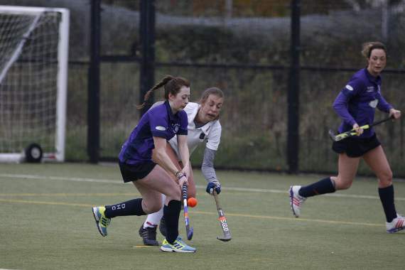Alix Vincent controls the ball
