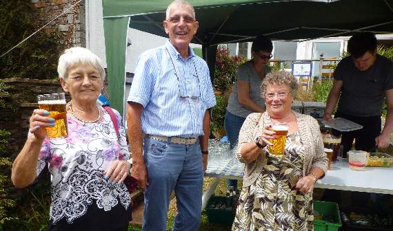 L-R: Carlene Whittington, Former Town Mayor Philip Yates, Audrey Cummings