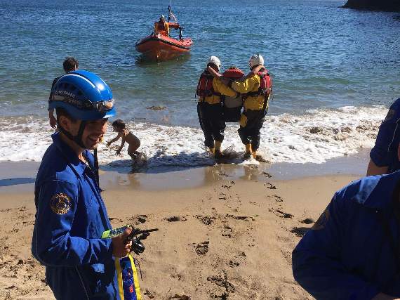 The rescue in progress at Elender Cove (Prawle Point Coastguard Rescue Team)