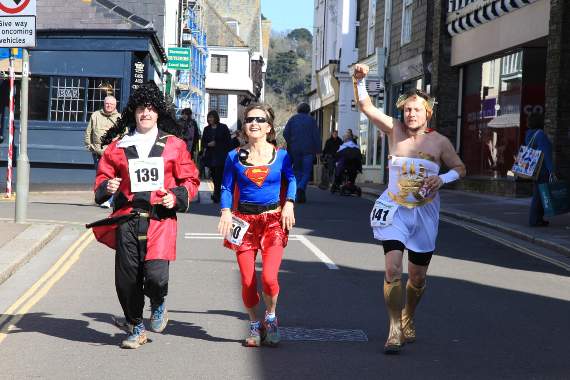South Devon TV: Delicious Dart Trail