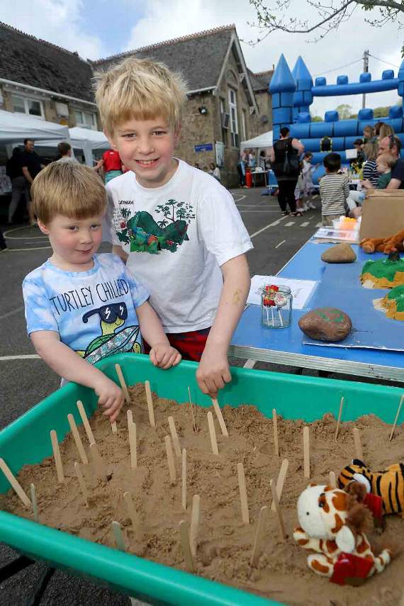Will Jack - 7 and Philip - 3 be lucky at the stick game?