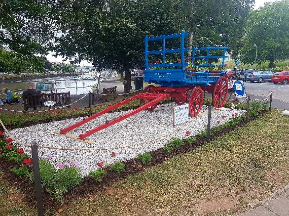The new hay cart display
