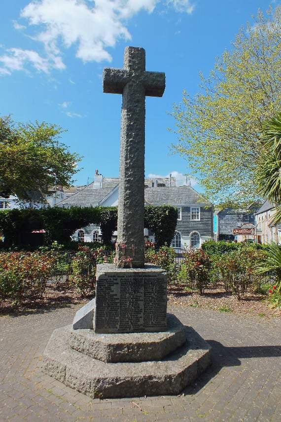 Dartmouth cenotaph showing cross; RW