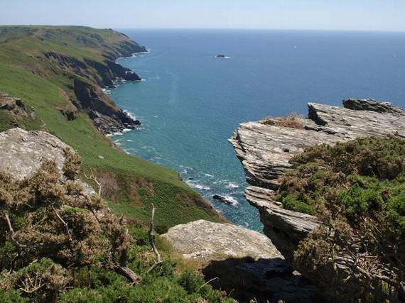 Rocks on Bolberry Down (Derek Harper)