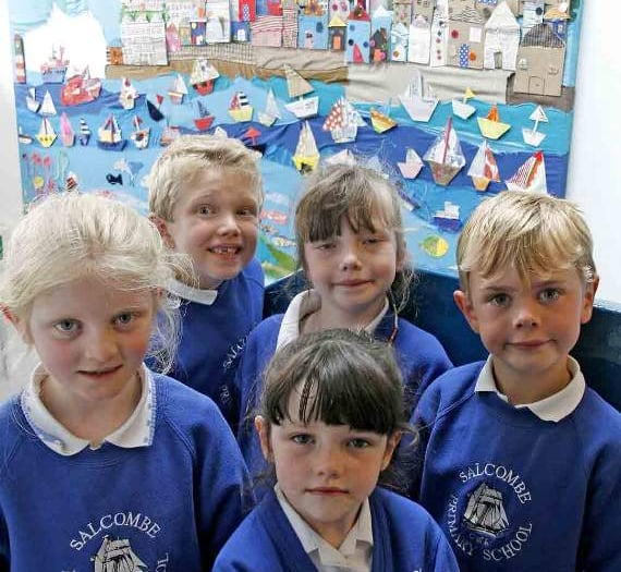 Primary school pupils present collage capturing the spirit of Salcombe