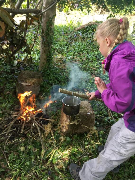Ivybridge Brownies learning bushcraft and wilderness skills
