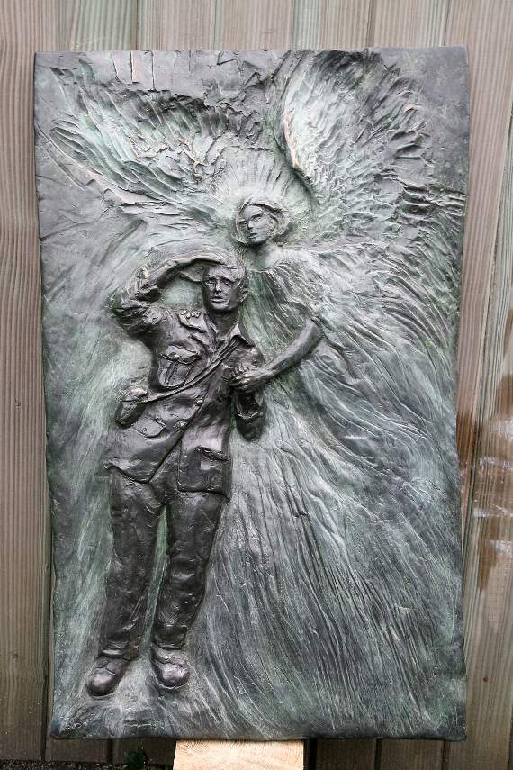 The bronze depicting an angel and soldier