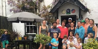 Team of parents and friends raise £1,000 for local preschool with 10K run