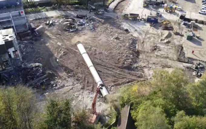 Towering Alton landmark bites the dust