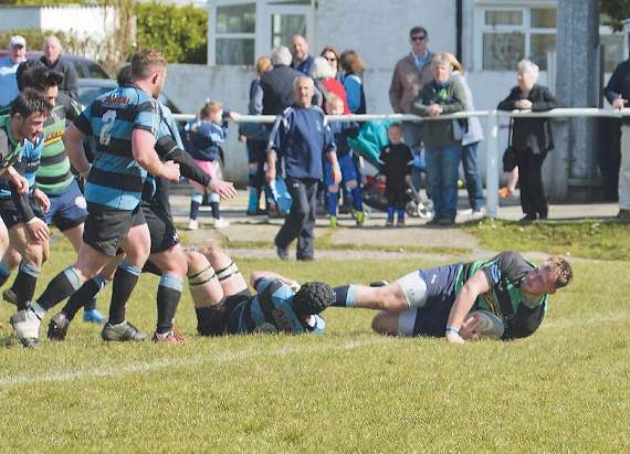 Ollie Evans scoring the second Narberth try. Pic. Elwyn Davies