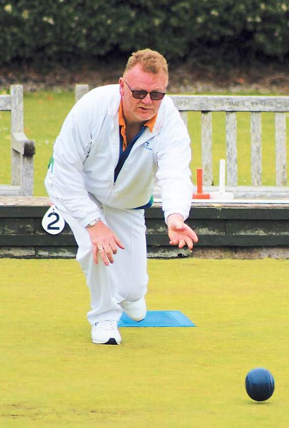 Simon Evans skipped his Arches rink to a narrow victory over Milford’s Leigh Power.