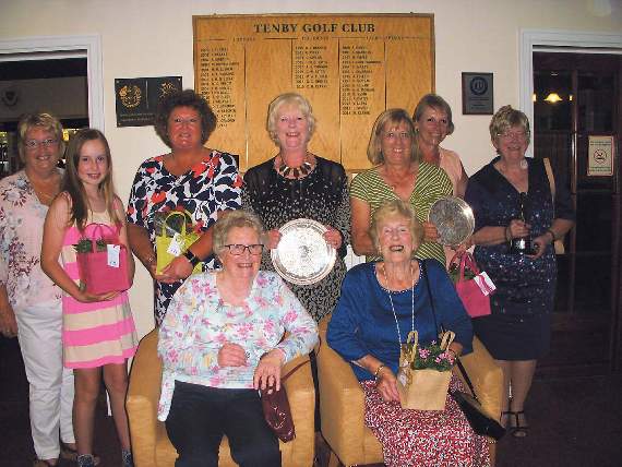 The various Ladies’ Captain’s Day winners with their prizes.