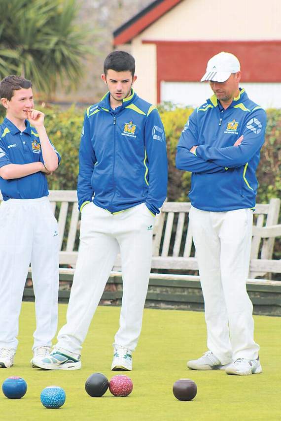 It was nail-biting stuff for Dion Peregrine as Ben Cloake and John Roberts study a head in Saturday’s match against Pendine.