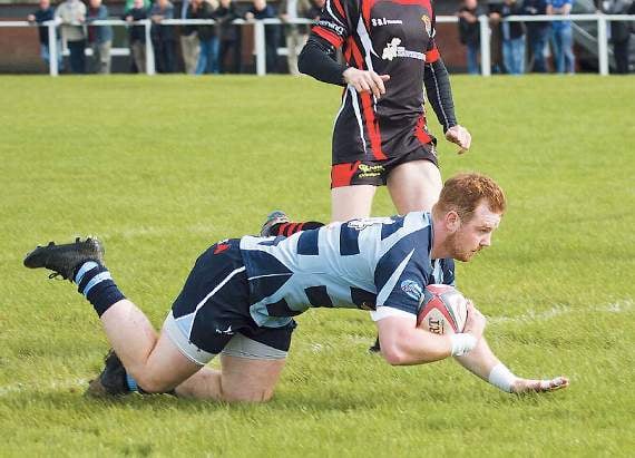 Wing Ryan Davies scoring the first Otters’ try. Pic. Elwyn Davies
