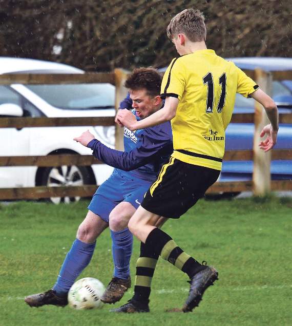 Jacob Knox attacks down the right wing for Carew. Pic. Brian McKehon