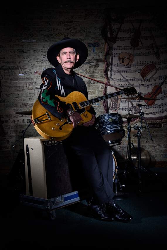 Lightnin’ Willie.