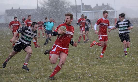 Dan Colley on his way to a second half try