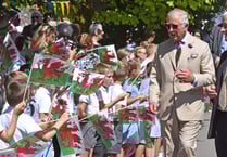 Sunshine welcome for Royal couple