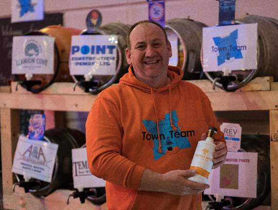 Sponsor James Parfitt of Parfitts Carpets and Interiors.