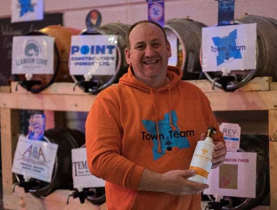 Sponsor James Parfitt of Parfitts Carpets and Interiors.