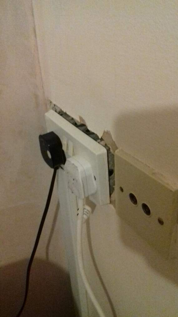 A loose electric socket