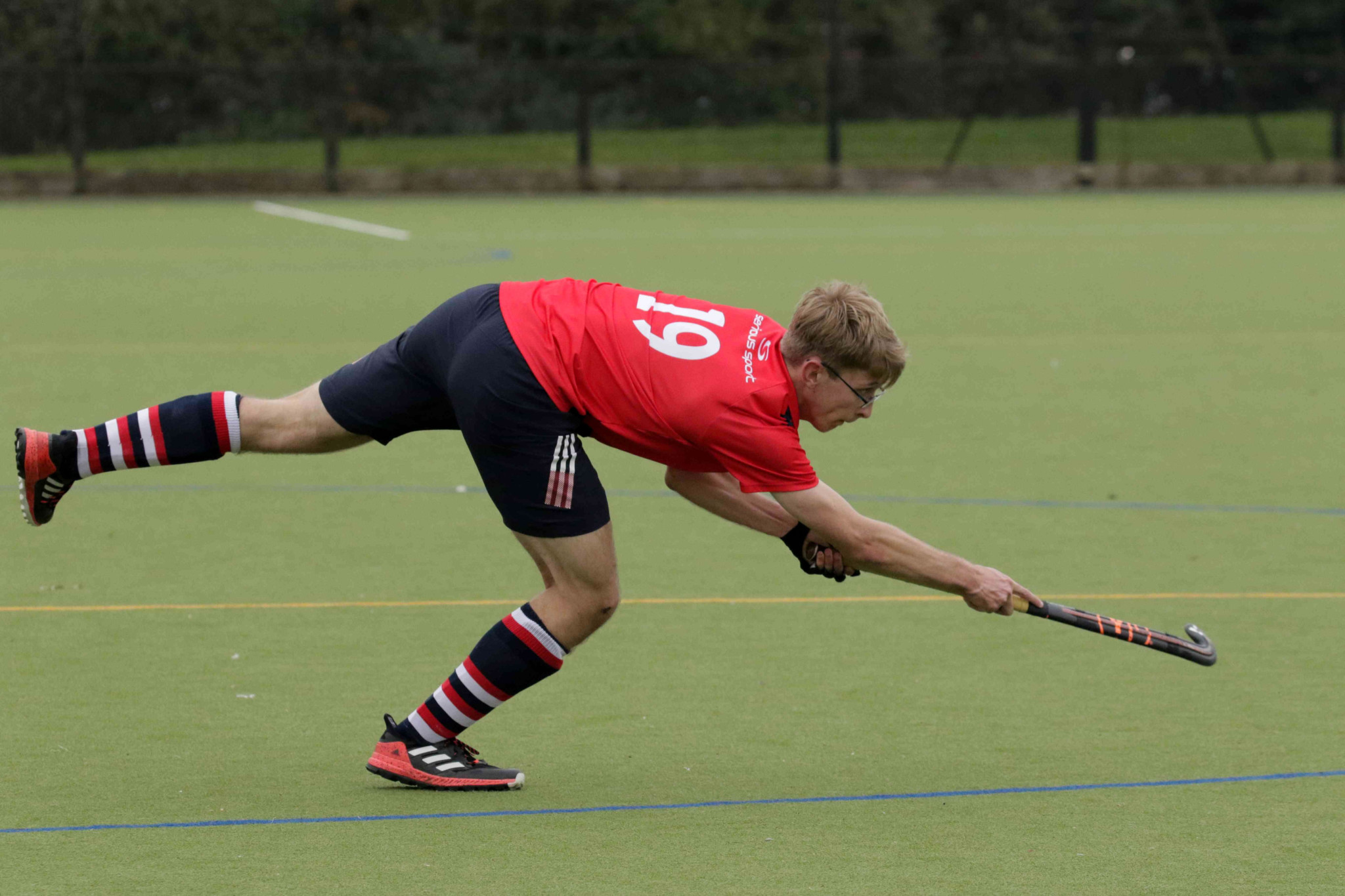 Scott Perry on the ball for Aldershot & Farnham PHOTOS BY Steve Tarsey