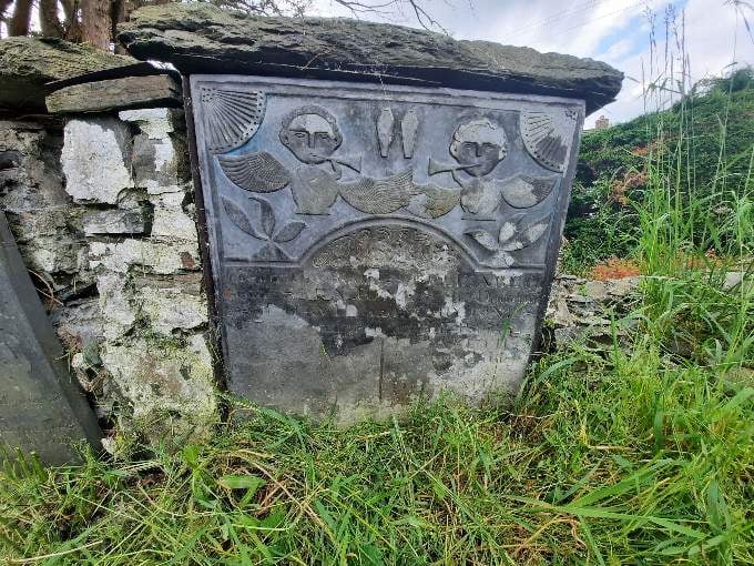 painted gravestone, Llanfihangel-y-Creuddyn