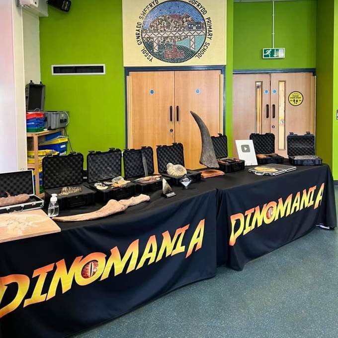 Dinomania exhibit at a previous show