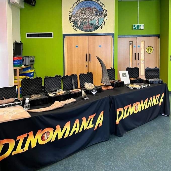 Dinomania exhibit at a previous show