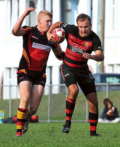 Dai Meyrick breaks away for Tenby. Pic. Susan McKehon