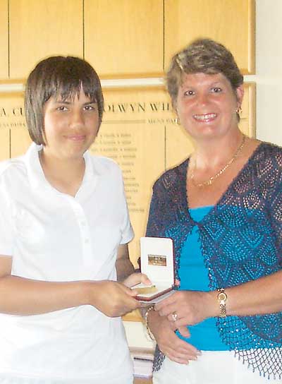 Sophie Lovatt, girls nett winner.