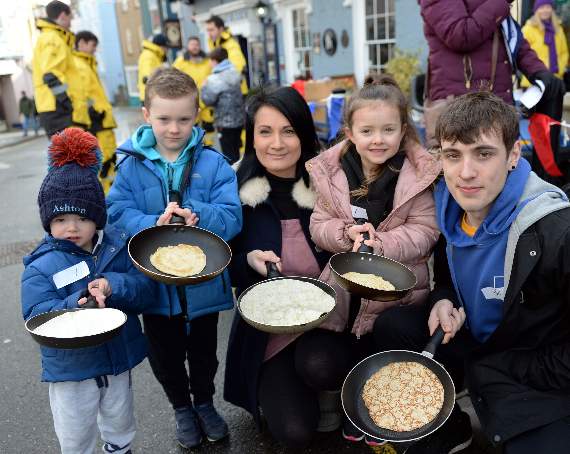 Tenby's Bake-Off star Michelle Evans-Fecci started the races (Pic. Gareth Davies Photography)
