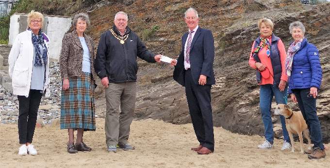 Clr. Sue Boughton Thomas, Clr. Rosemary Hayes MBE, Chairman Clr. Mike Wainwright, Clr. Martyn Williams BEM (Chairman of Saundersfoot’s ‘Lonely Tree’ Preservation Society), Clr. Tessa Pearson, Clr. Averil Upham. Pic. Nicky Mallen Photography