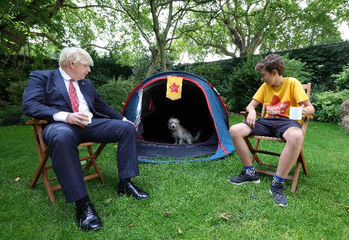 Max Woosey BEM meets Prime Minister Boris Johnson.